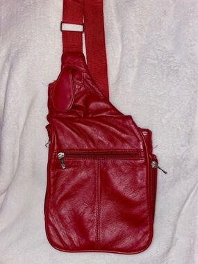 Source Unknown Red Leather Shoulder Bag